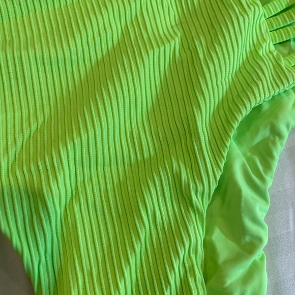 Neon Green Bikini - Picture 4 of 5